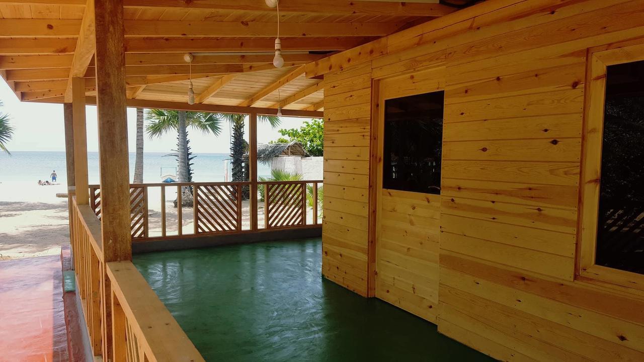 Alfresco Beach Hotel Uppuveli Exterior photo