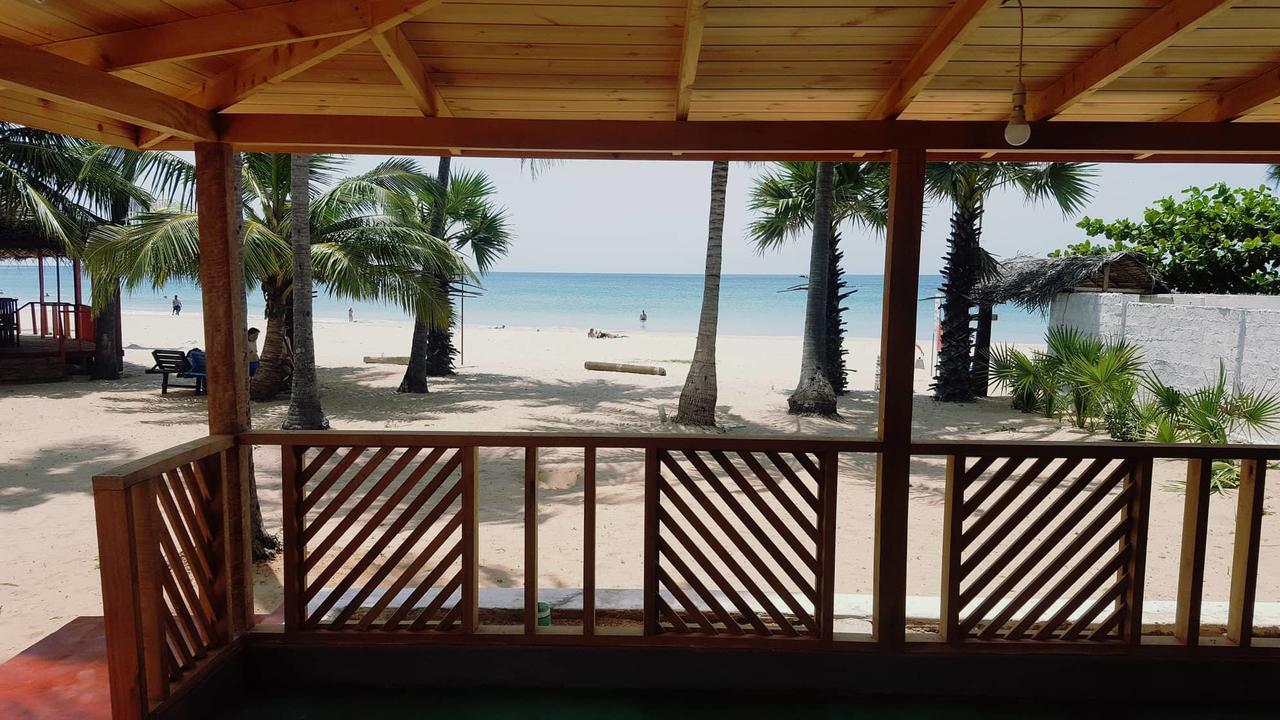 Alfresco Beach Hotel Uppuveli Exterior photo